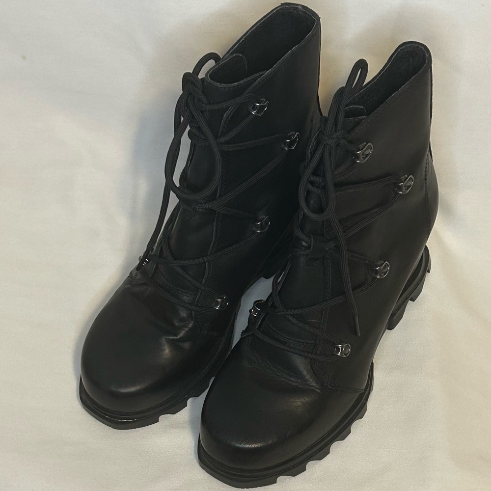 SOREL WOMENS JOAN OF ARCTIC BLACK LEATHER LACE UP WEDGE MID RISE BOOTIES, 9.5